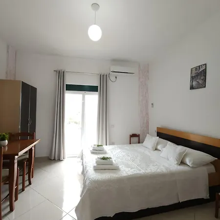 Apartment Priftani *